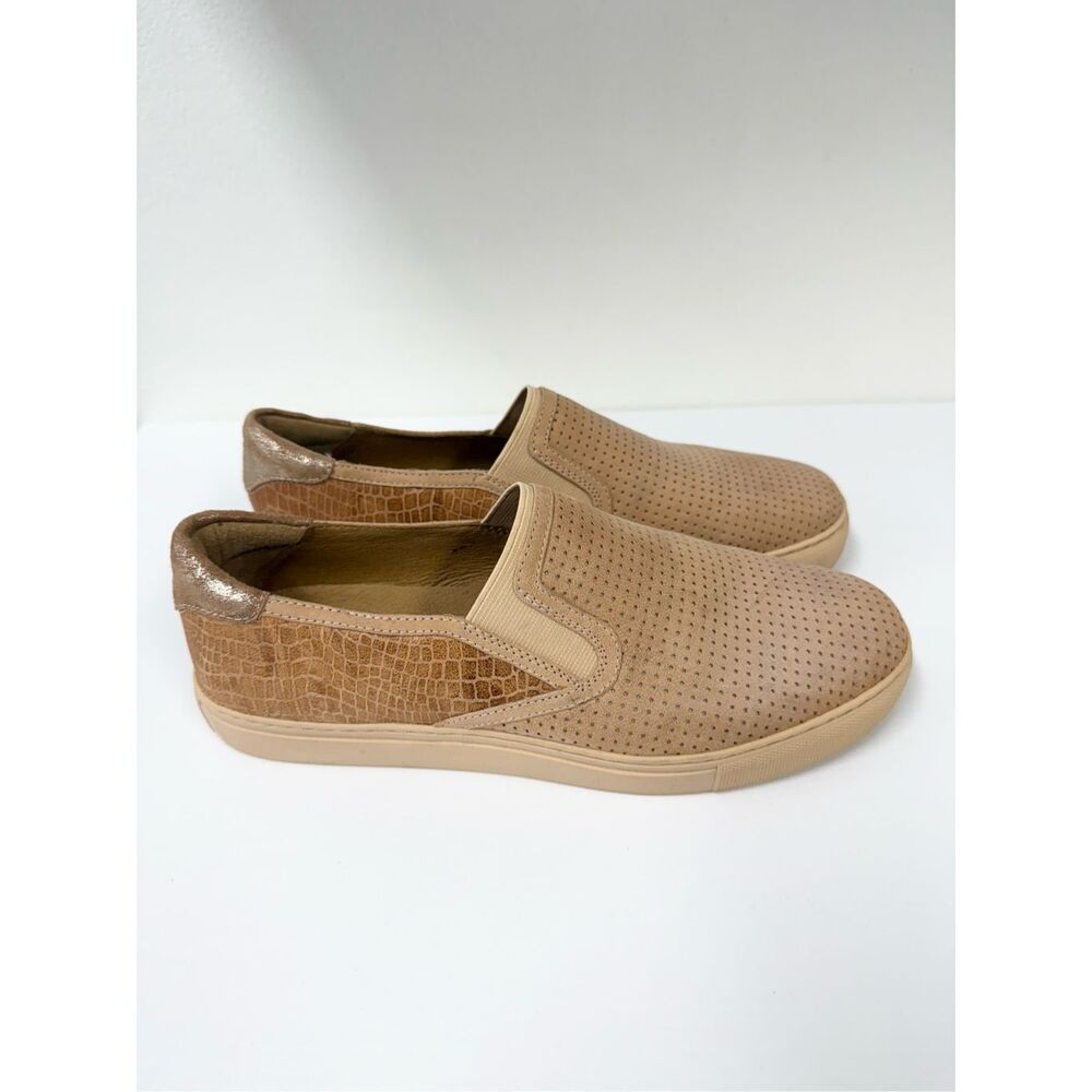 Trask‎ Lillian 36-1496 Slip On Perforated Leather Sneaker Shoes Women's 8.5